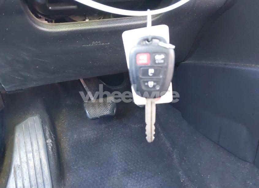 Photo 11 of 2015 Toyota Corolla LE (VIN 2T1BURHE6FC430888)