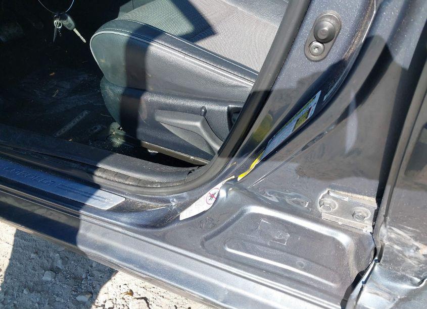 Photo 12 of 2015 Toyota Corolla S PLUS (VIN 2T1BURHE6FC456732)