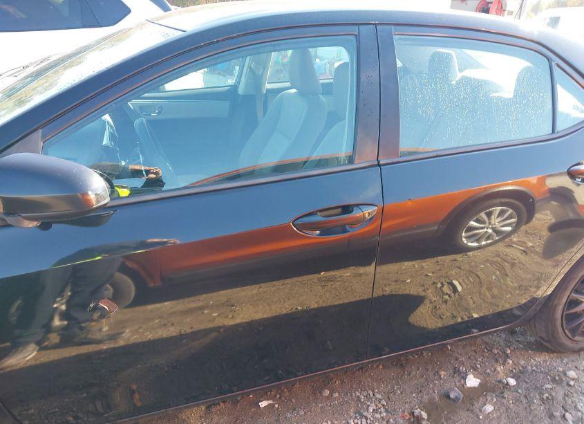 Photo 14 of 2015 Toyota Corolla LE (VIN 2T1BURHE6FC457864)