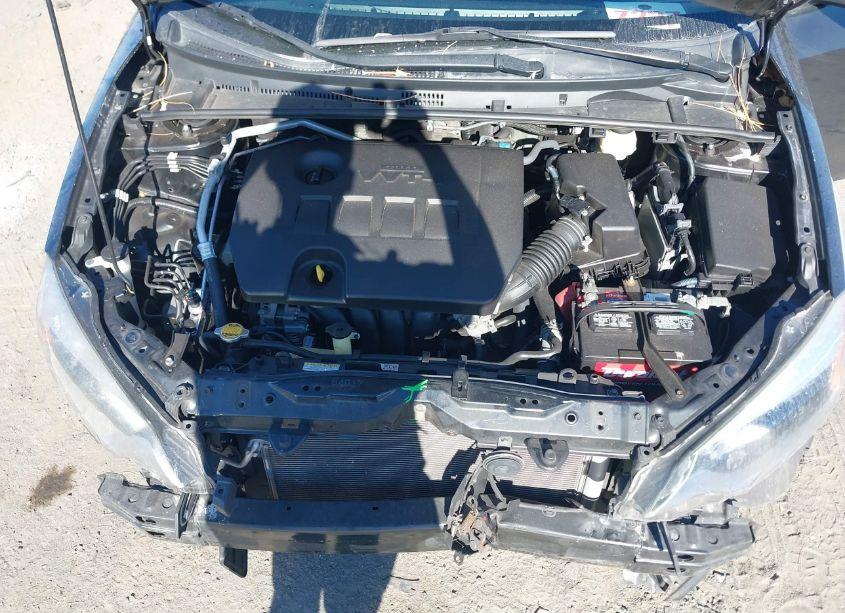 Photo 10 of 2015 Toyota Corolla LE (VIN 2T1BURHE6FC473370)