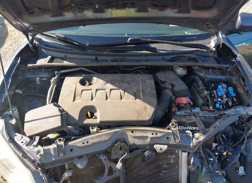 Photo 10 of 2015 Toyota Corolla LE (VIN 2T1BURHE6FC479895)