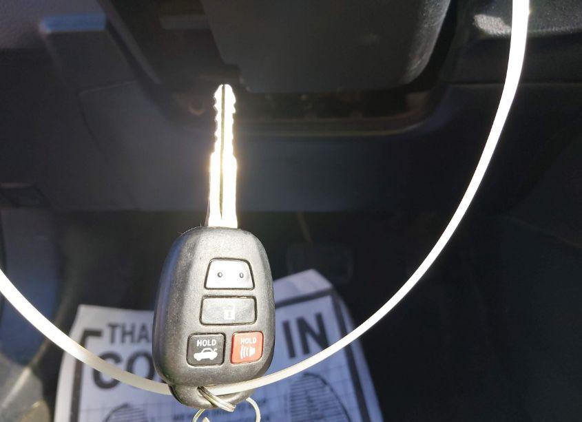 Photo 11 of 2015 Toyota Corolla LE (VIN 2T1BURHE6FC479895)