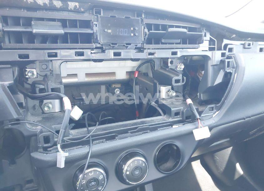 Photo 16 of 2016 Toyota Corolla L (VIN 2T1BURHE6GC498948)