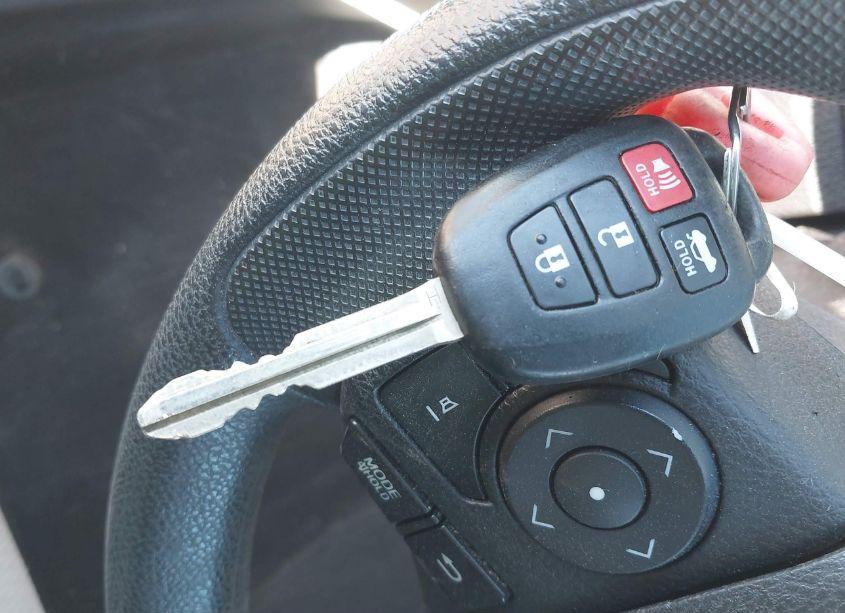 Photo 11 of 2016 Toyota Corolla LE (VIN 2T1BURHE6GC596930)