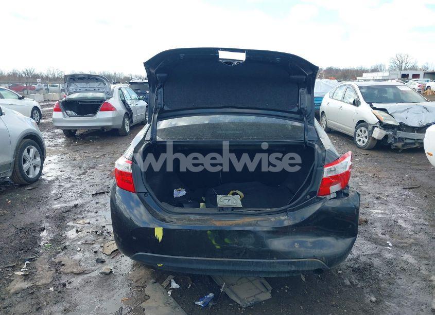 Photo 16 of 2016 Toyota Corolla LE (VIN 2T1BURHE6GC639551)