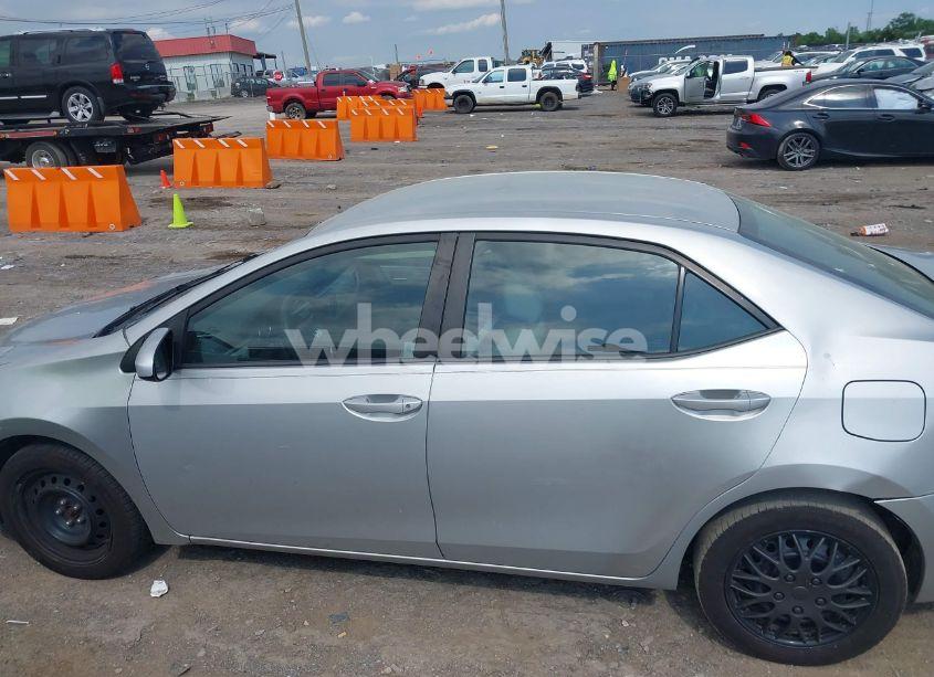Photo 14 of 2016 Toyota Corolla LE (VIN 2T1BURHE6GC683260)