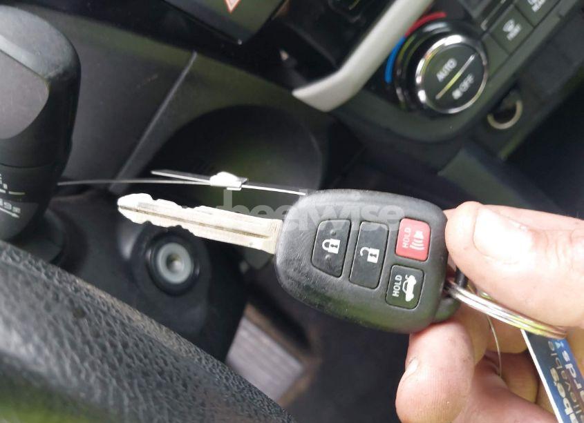 Photo 11 of 2016 Toyota Corolla LE (VIN 2T1BURHE6GC709758)