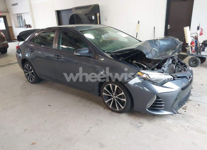 2017 Toyota Corolla SE (VIN 2T1BURHE6HC759433) main photo