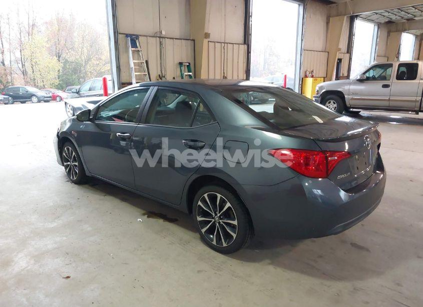 Photo 3 of 2017 Toyota Corolla SE (VIN 2T1BURHE6HC759433)