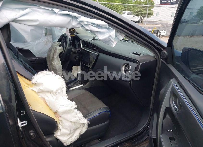 Photo 5 of 2017 Toyota Corolla SE (VIN 2T1BURHE6HC763157)