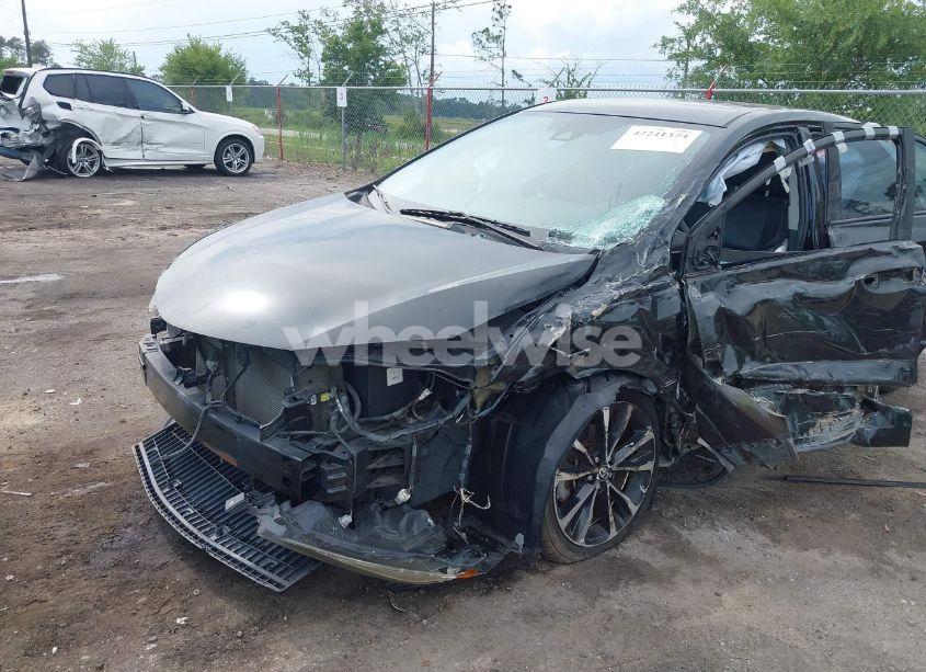 Photo 6 of 2017 Toyota Corolla SE (VIN 2T1BURHE6HC763157)