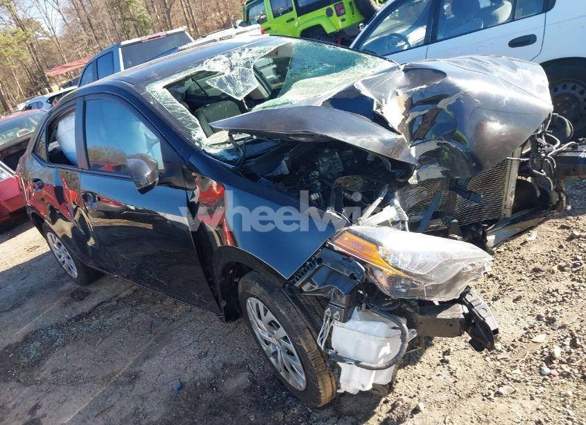 2017 Toyota Corolla LE (VIN 2T1BURHE6HC786874) main photo