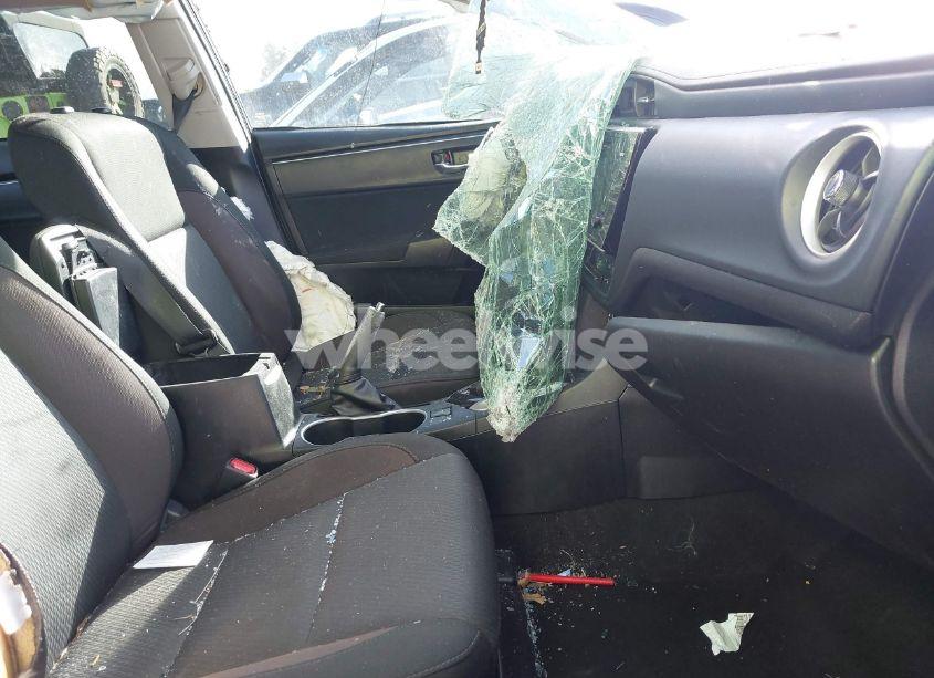 Photo 5 of 2017 Toyota Corolla LE (VIN 2T1BURHE6HC786874)