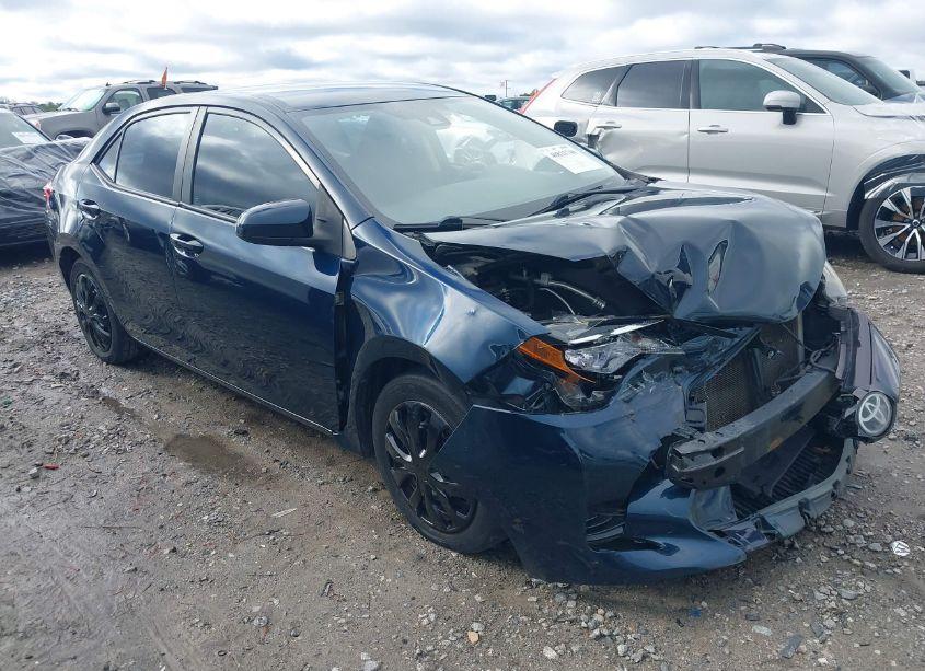 2017 Toyota Corolla LE (VIN 2T1BURHE6HC806573) main photo