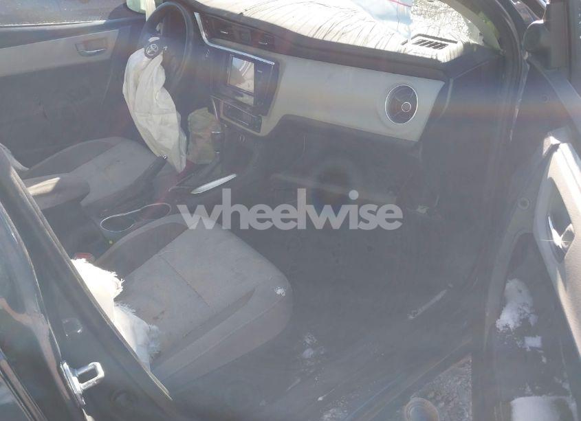 Photo 5 of 2017 Toyota Corolla LE (VIN 2T1BURHE6HC824314)