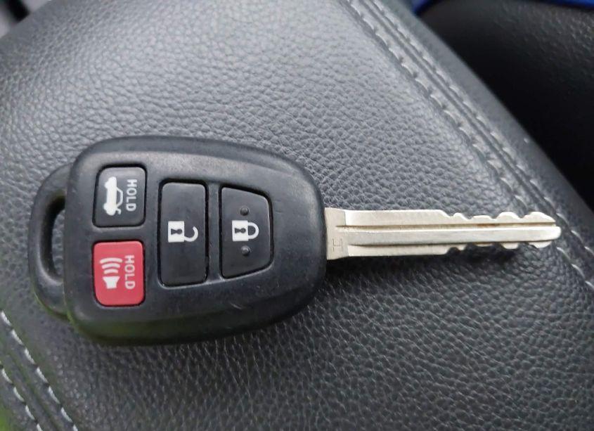 Photo 11 of 2017 Toyota Corolla SE (VIN 2T1BURHE6HC825818)