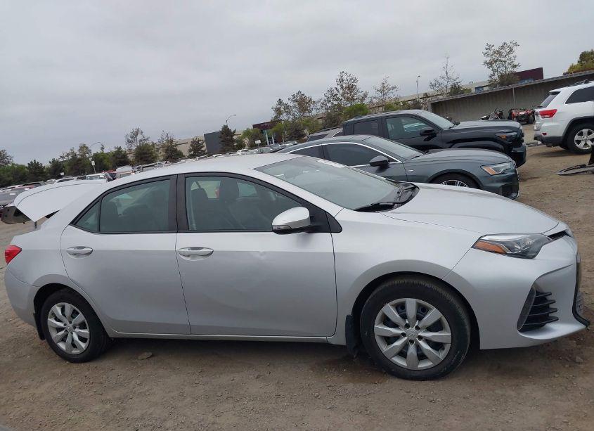 Photo 13 of 2017 Toyota Corolla SE (VIN 2T1BURHE6HC825818)