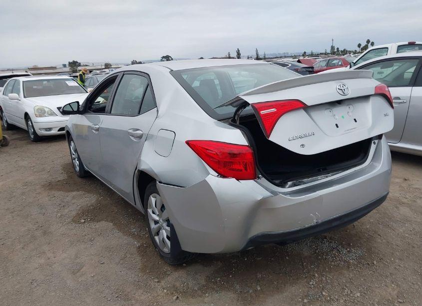 Photo 3 of 2017 Toyota Corolla SE (VIN 2T1BURHE6HC825818)