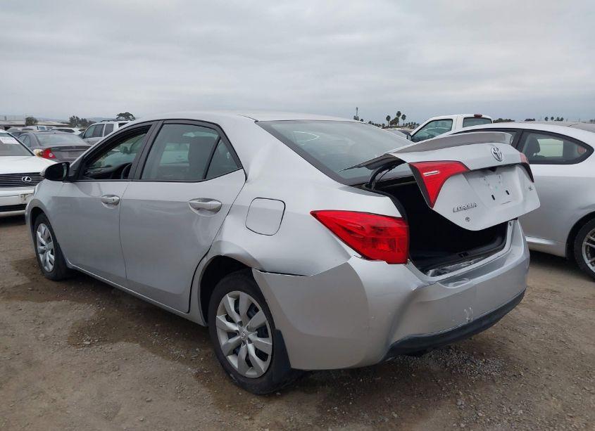 Photo 6 of 2017 Toyota Corolla SE (VIN 2T1BURHE6HC825818)