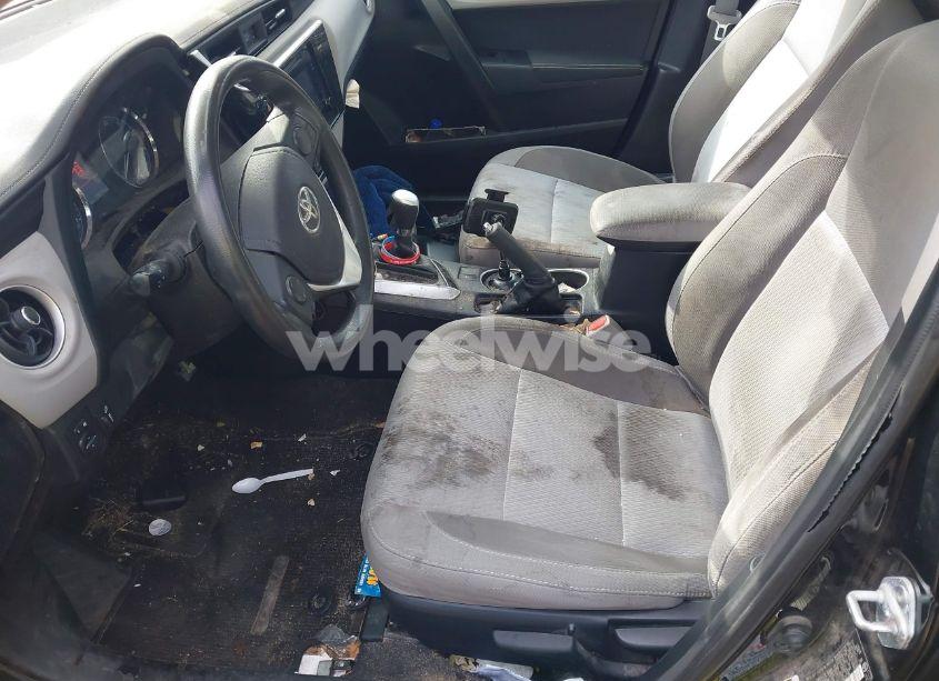 Photo 5 of 2017 Toyota Corolla LE (VIN 2T1BURHE6HC843736)