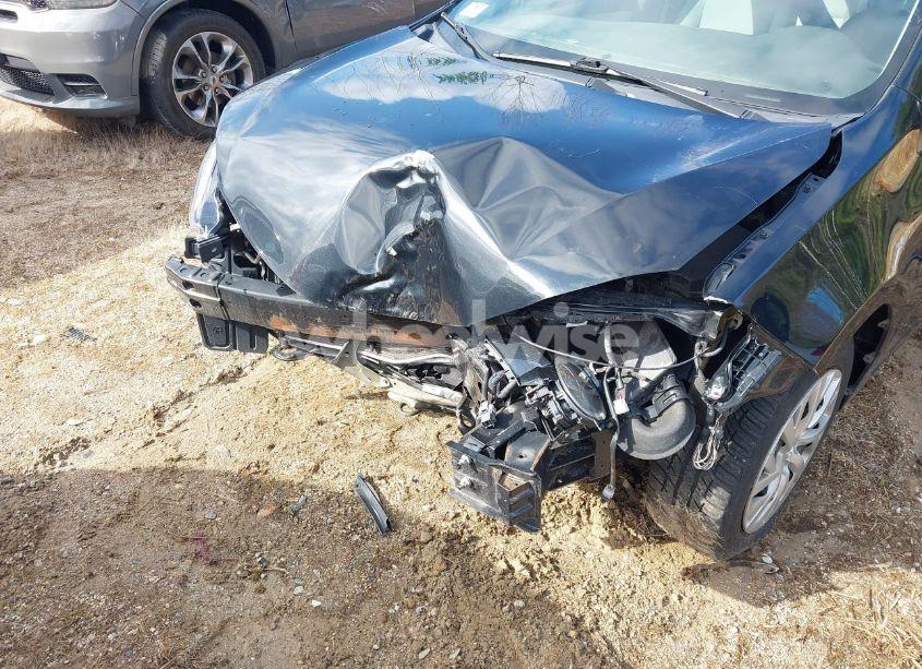 Photo 6 of 2017 Toyota Corolla LE (VIN 2T1BURHE6HC843736)