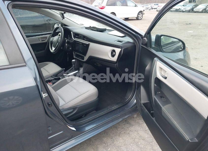 Photo 5 of 2017 Toyota Corolla LE (VIN 2T1BURHE6HC844465)