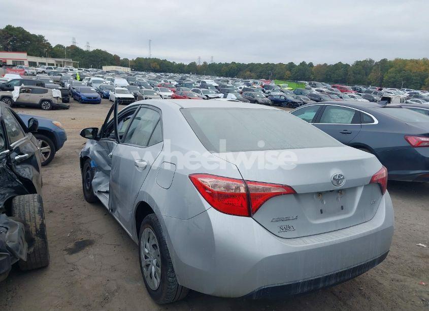 Photo 3 of 2017 Toyota Corolla LE (VIN 2T1BURHE6HC844501)