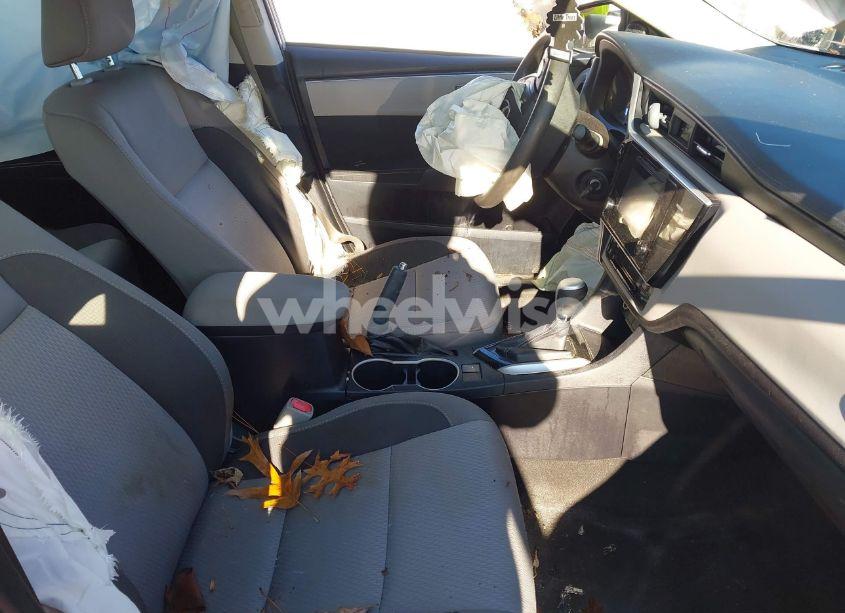 Photo 5 of 2017 Toyota Corolla LE (VIN 2T1BURHE6HC856955)