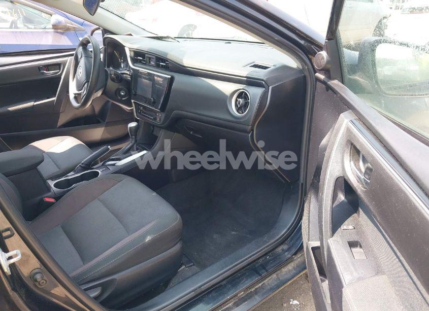 Photo 5 of 2017 Toyota Corolla LE (VIN 2T1BURHE6HC861833)