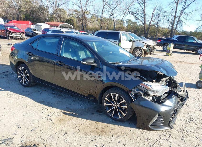 2017 Toyota Corolla SE (VIN 2T1BURHE6HC879099) main photo