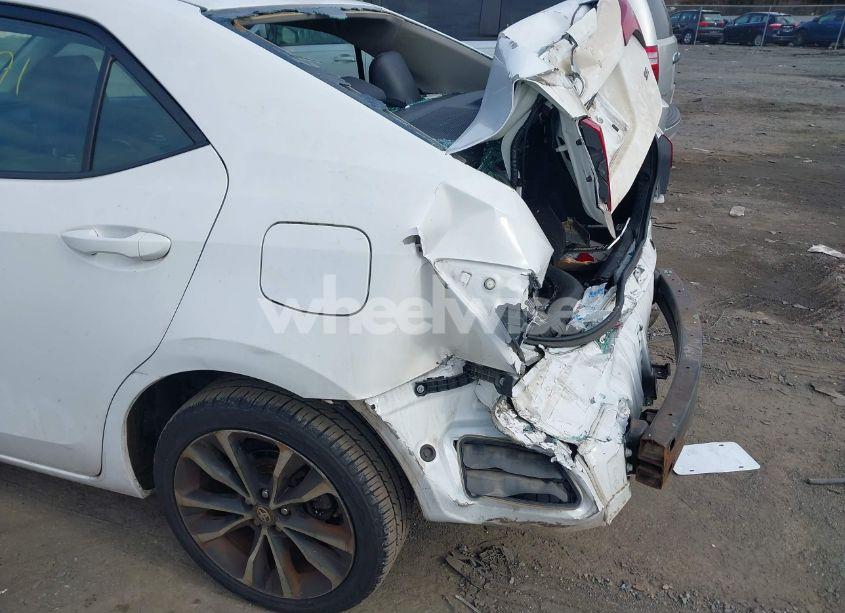 Photo 6 of 2017 Toyota Corolla SE (VIN 2T1BURHE6HC892256)