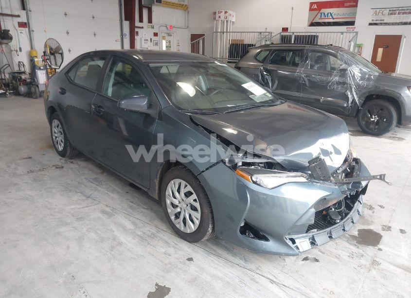 2017 Toyota Corolla LE (VIN 2T1BURHE6HC900386) main photo