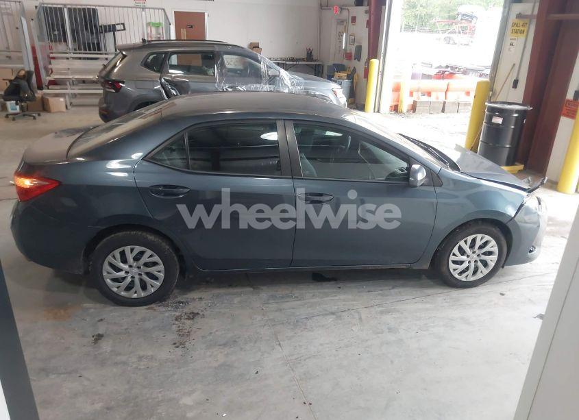 Photo 13 of 2017 Toyota Corolla LE (VIN 2T1BURHE6HC900386)