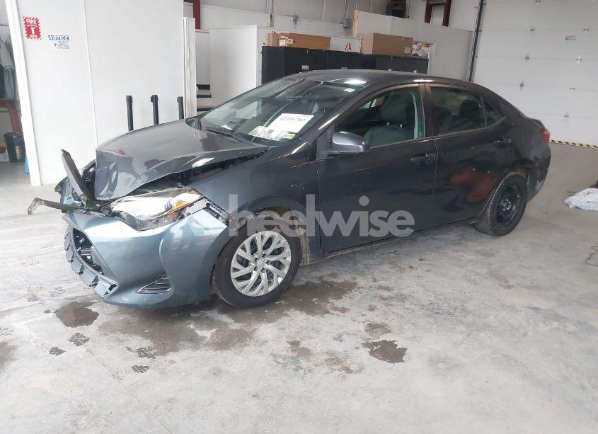 Photo 2 of 2017 Toyota Corolla LE (VIN 2T1BURHE6HC900386)