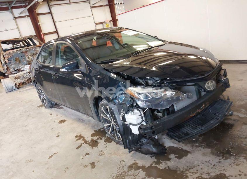 2017 Toyota Corolla SE (VIN 2T1BURHE6HC911386) main photo