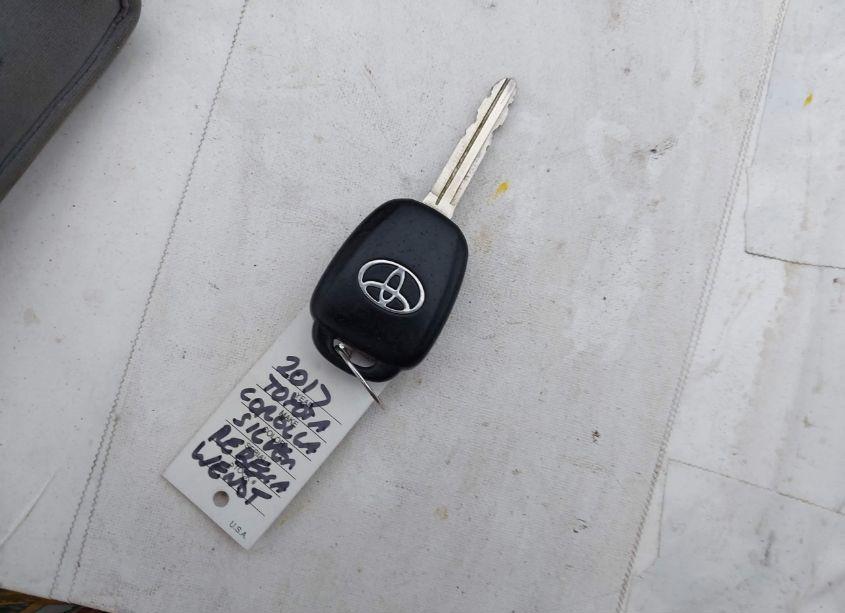 Photo 11 of 2017 Toyota Corolla LE (VIN 2T1BURHE6HC911596)