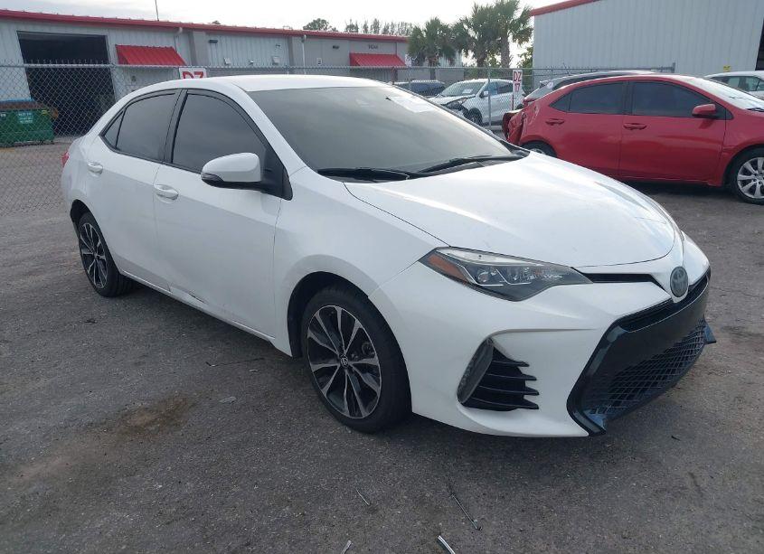 2017 Toyota Corolla SE (VIN 2T1BURHE6HC915342) main photo