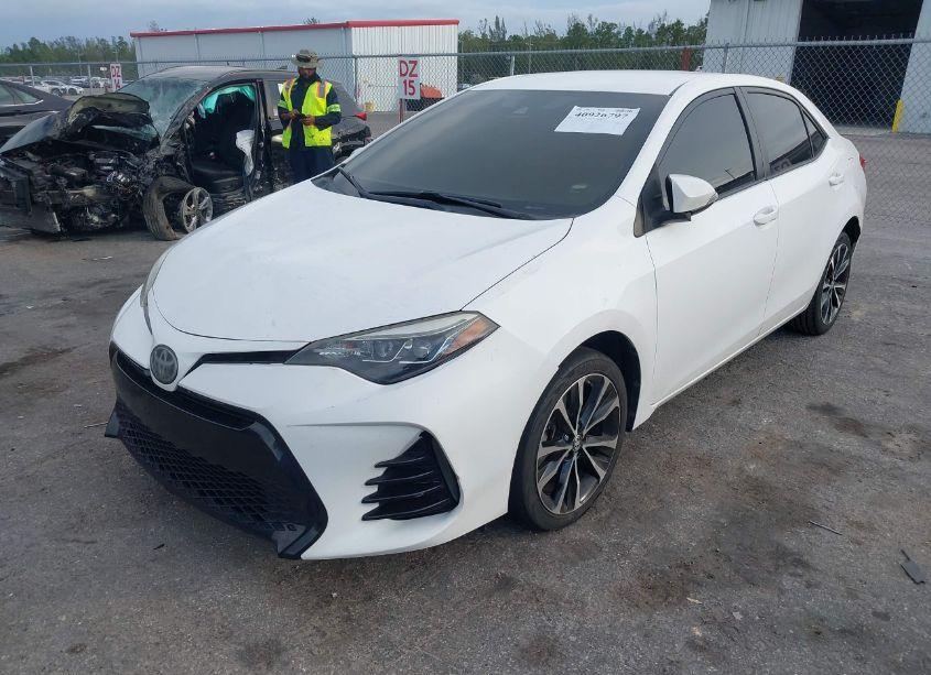 Photo 2 of 2017 Toyota Corolla SE (VIN 2T1BURHE6HC915342)