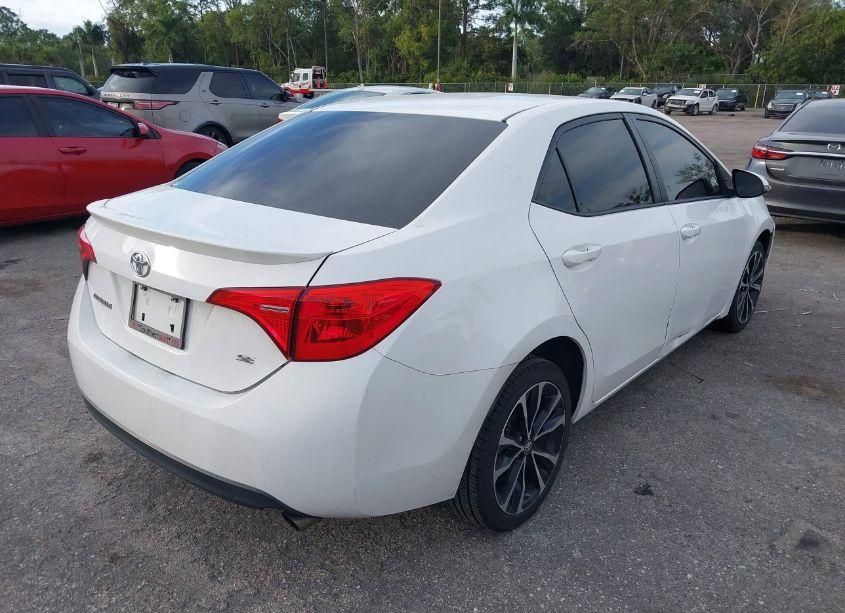 Photo 4 of 2017 Toyota Corolla SE (VIN 2T1BURHE6HC915342)