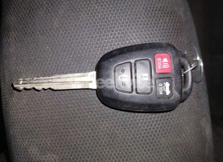 Photo 11 of 2017 Toyota Corolla LE (VIN 2T1BURHE6HC915681)