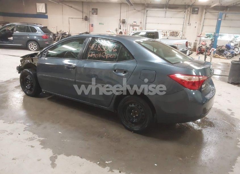 Photo 3 of 2017 Toyota Corolla LE (VIN 2T1BURHE6HC915681)