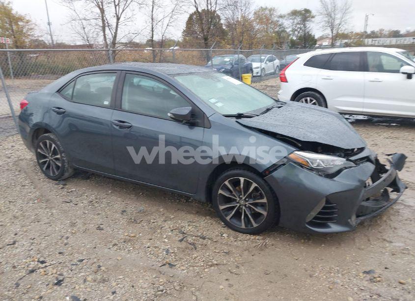 2017 Toyota Corolla SE (VIN 2T1BURHE6HC916197) main photo