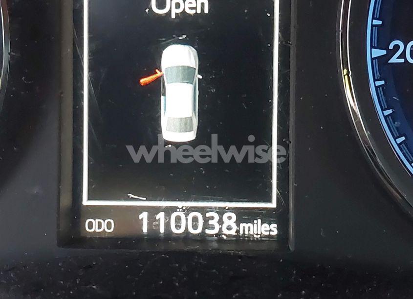 Photo 15 of 2017 Toyota Corolla SE (VIN 2T1BURHE6HC916197)