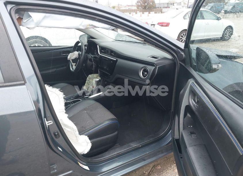 Photo 5 of 2017 Toyota Corolla SE (VIN 2T1BURHE6HC916197)