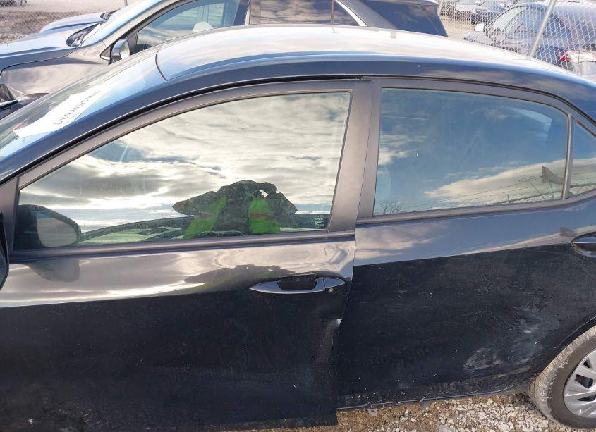 Photo 13 of 2017 Toyota Corolla LE (VIN 2T1BURHE6HC927460)