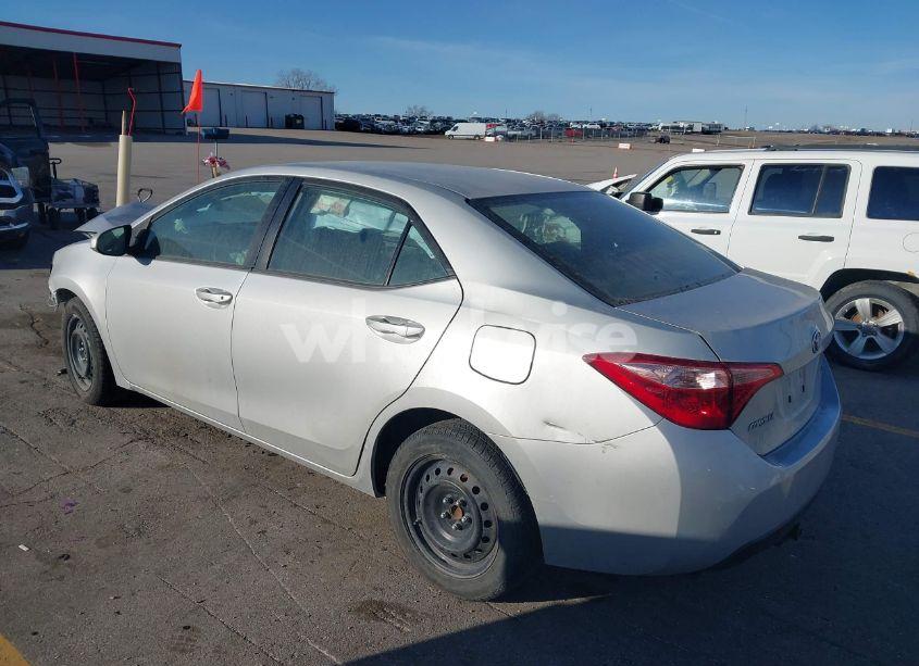 Photo 3 of 2017 Toyota Corolla LE (VIN 2T1BURHE6HC939172)