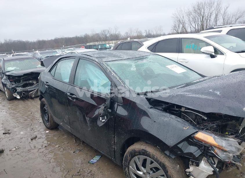 Photo 13 of 2017 Toyota Corolla LE (VIN 2T1BURHE6HC940130)