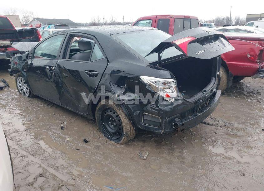 Photo 3 of 2017 Toyota Corolla LE (VIN 2T1BURHE6HC940130)