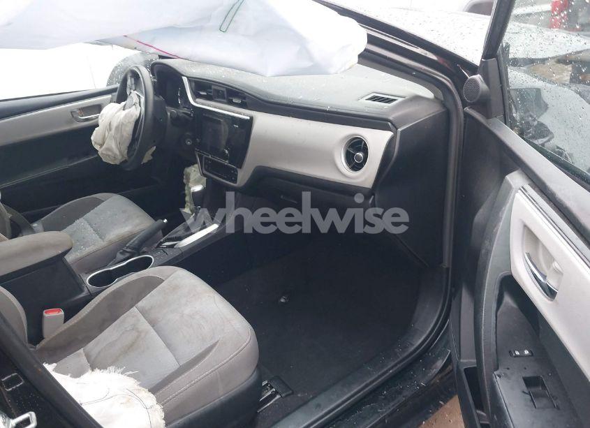 Photo 5 of 2017 Toyota Corolla LE (VIN 2T1BURHE6HC940130)