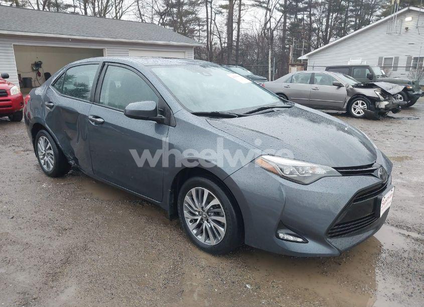 2017 Toyota Corolla XLE (VIN 2T1BURHE6HC960216) main photo